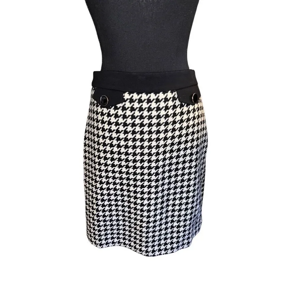 Ann Taylor woman’s 4 petite black white houndstooth a- line career skirt new